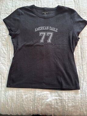 American Eagle Outfitters Black '77 Graphic Short Sleeve Tee